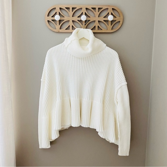 Free people Layer Cake Turtleneck Peplum Sweater White Sz XS - Picture 1 of 8